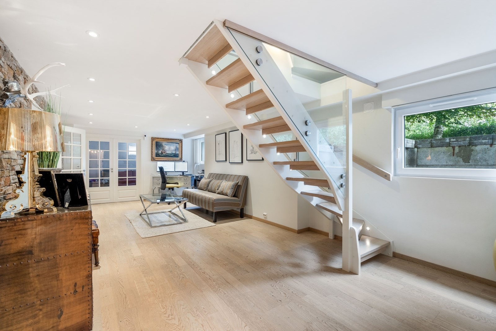 Kjellerstue/ kontor Galleribilde