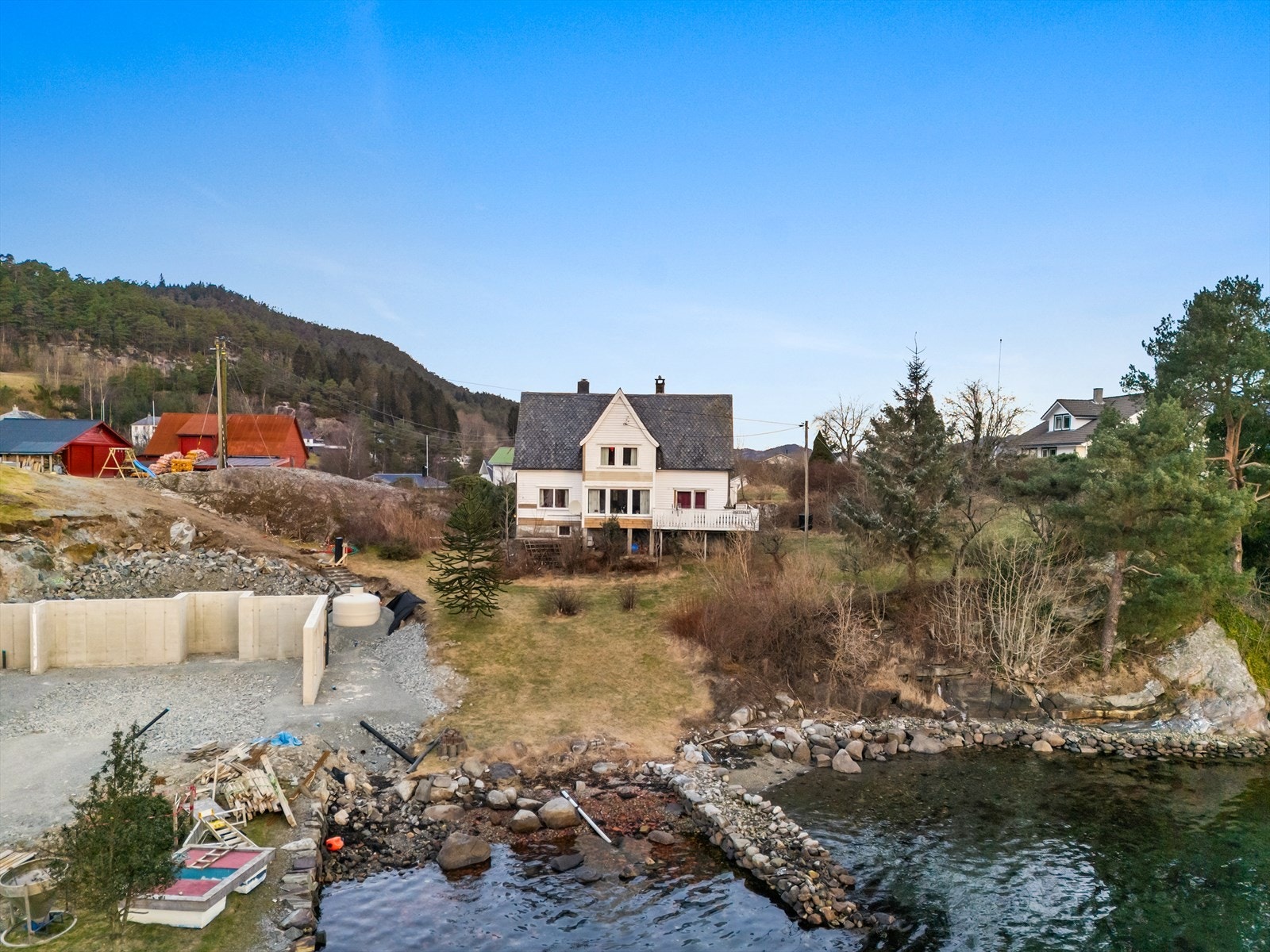 Det bygges ny bolig på naboeiendommen Galleribilde