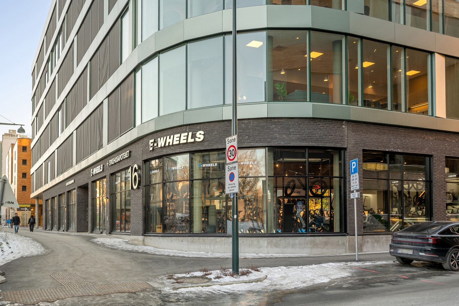 Fra leiligheten er det kort vei til NTNU, Studentersamfunnet, St.Olavs og mange andre fasiliteter. Galleribilde