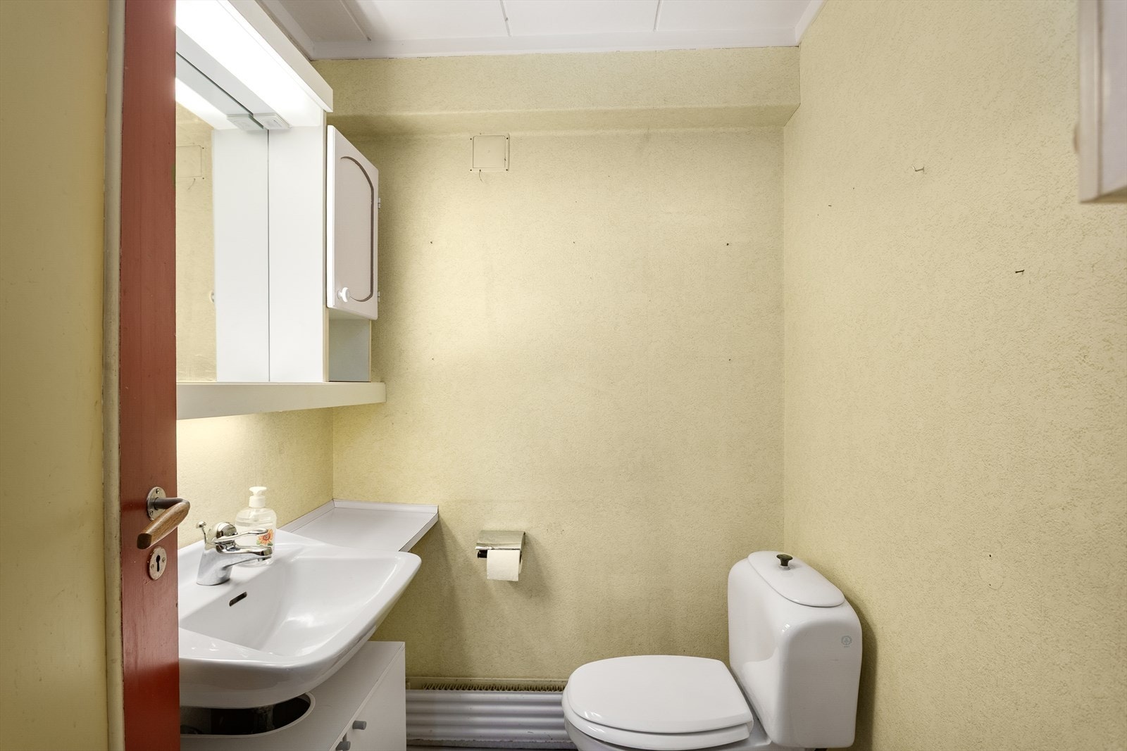 Toalett i underetasjen Galleribilde