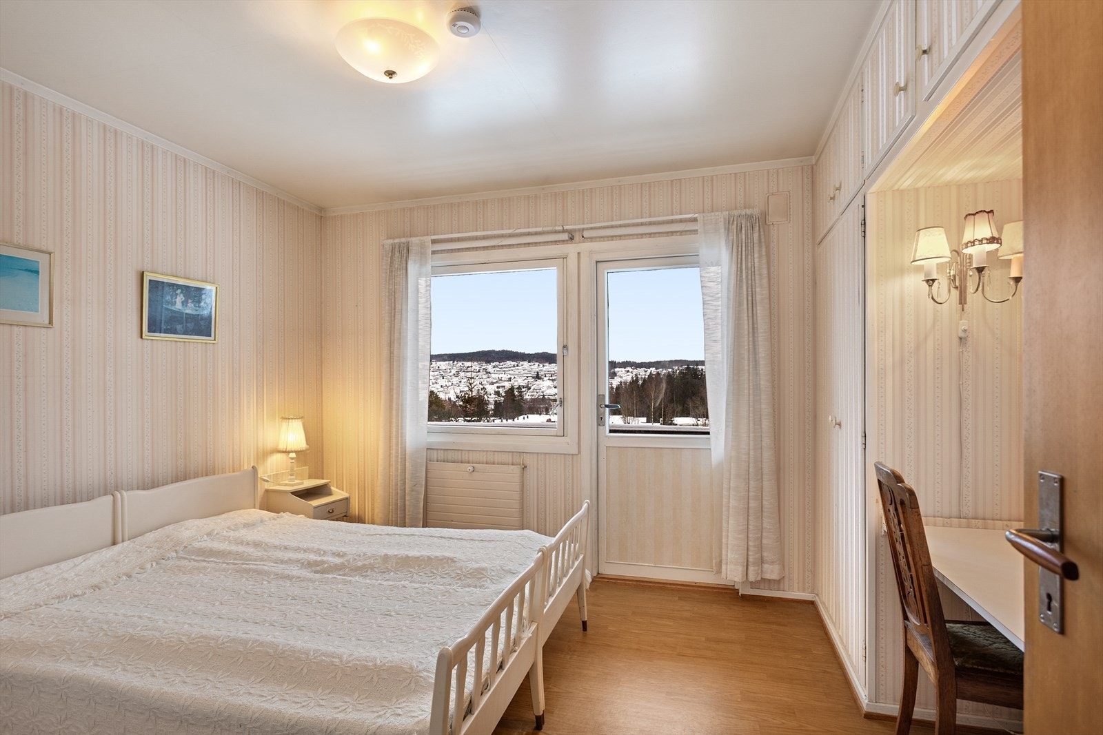 Soverom 1 med utgang sydvendt balkong Galleribilde