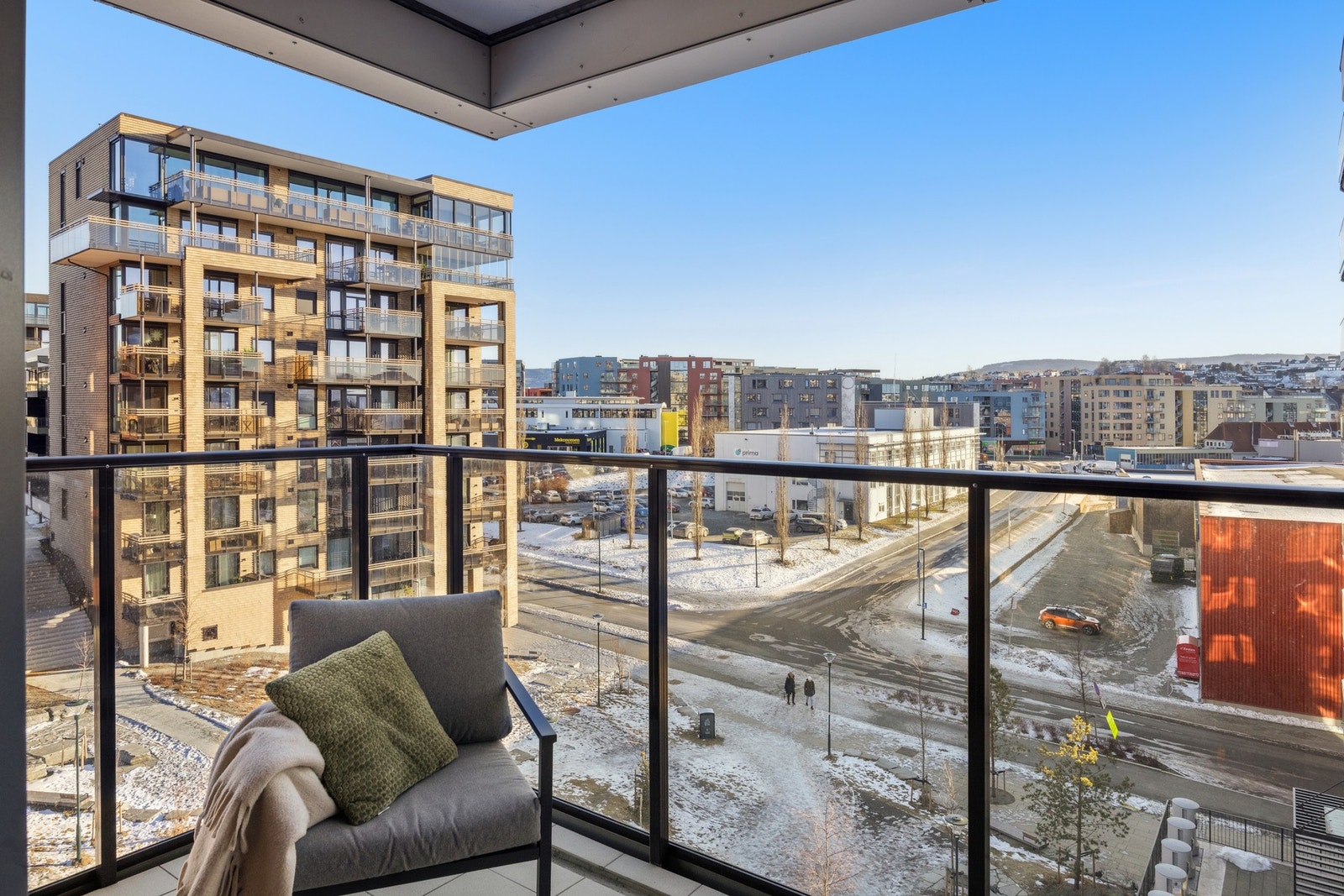 Overbygget balkong gir skjermede uteplasser og forlenget utesesong. Galleribilde