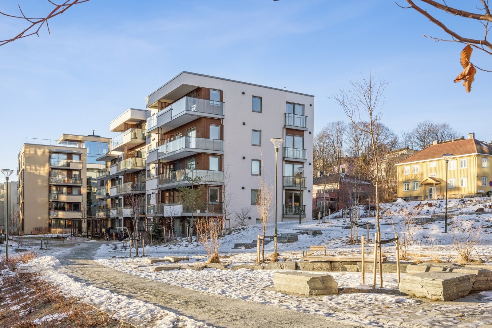 Kort vei til servicetilbud, dagligvare og fine tur- og uteområder. Galleribilde