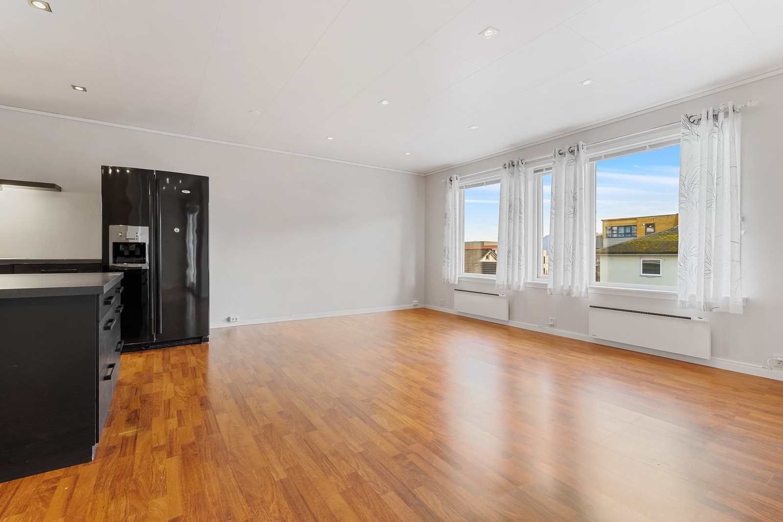 Åpen kjøkken/stue løsning. Galleribilde