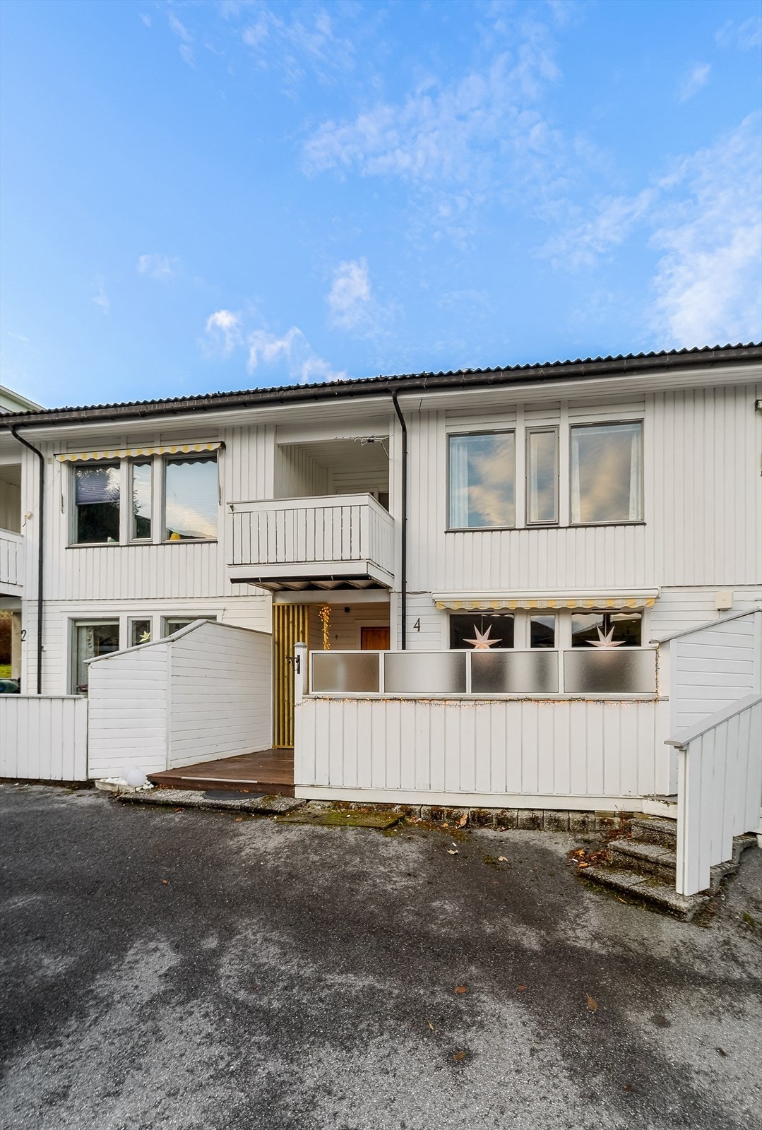 Leiligheten ligger i 2. etasje, men har trappefri tilkomst fra baksiden. Galleribilde