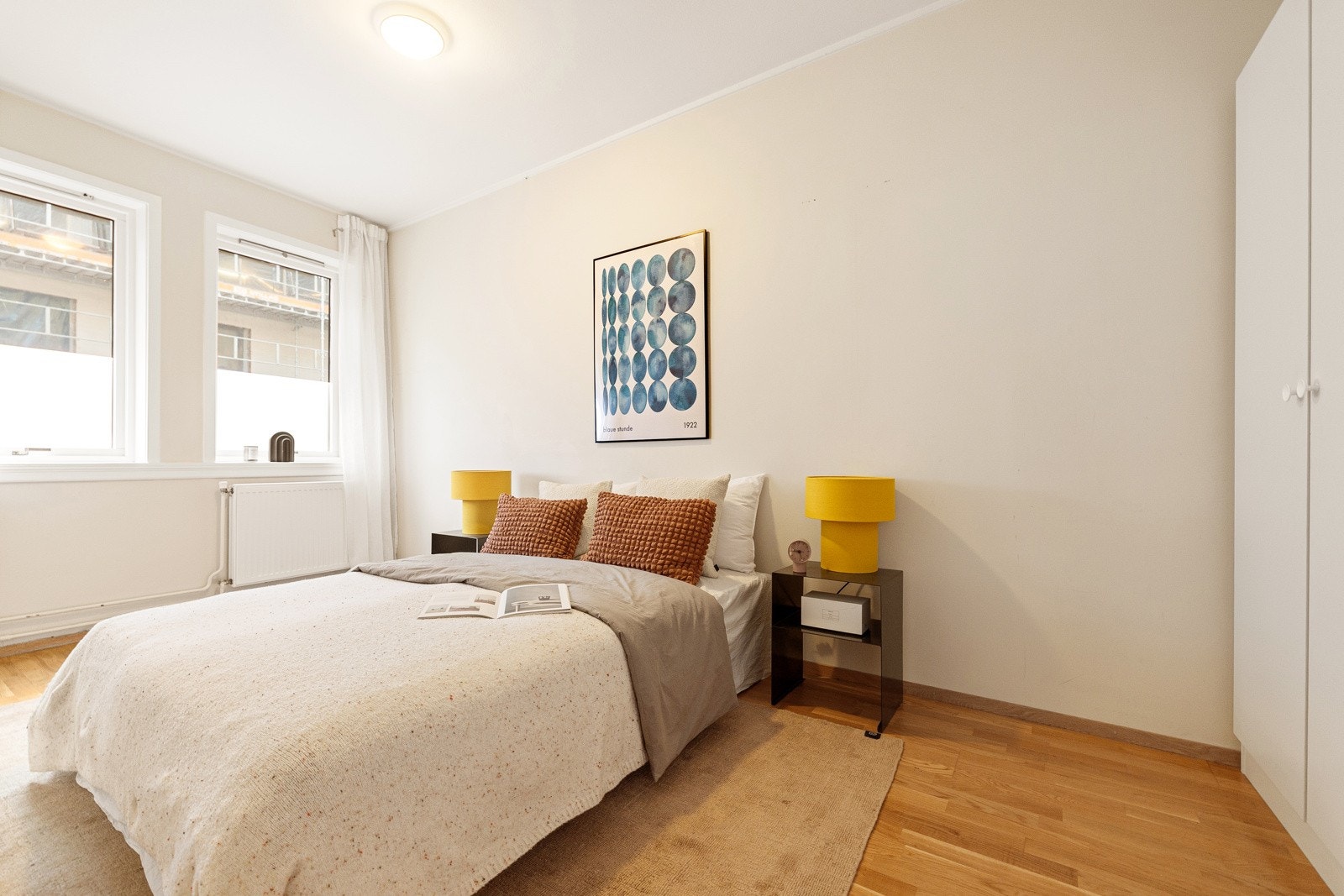 Leiligheten har to gode soverom med plass til dobbeltseng og tilhørende møblement Galleribilde