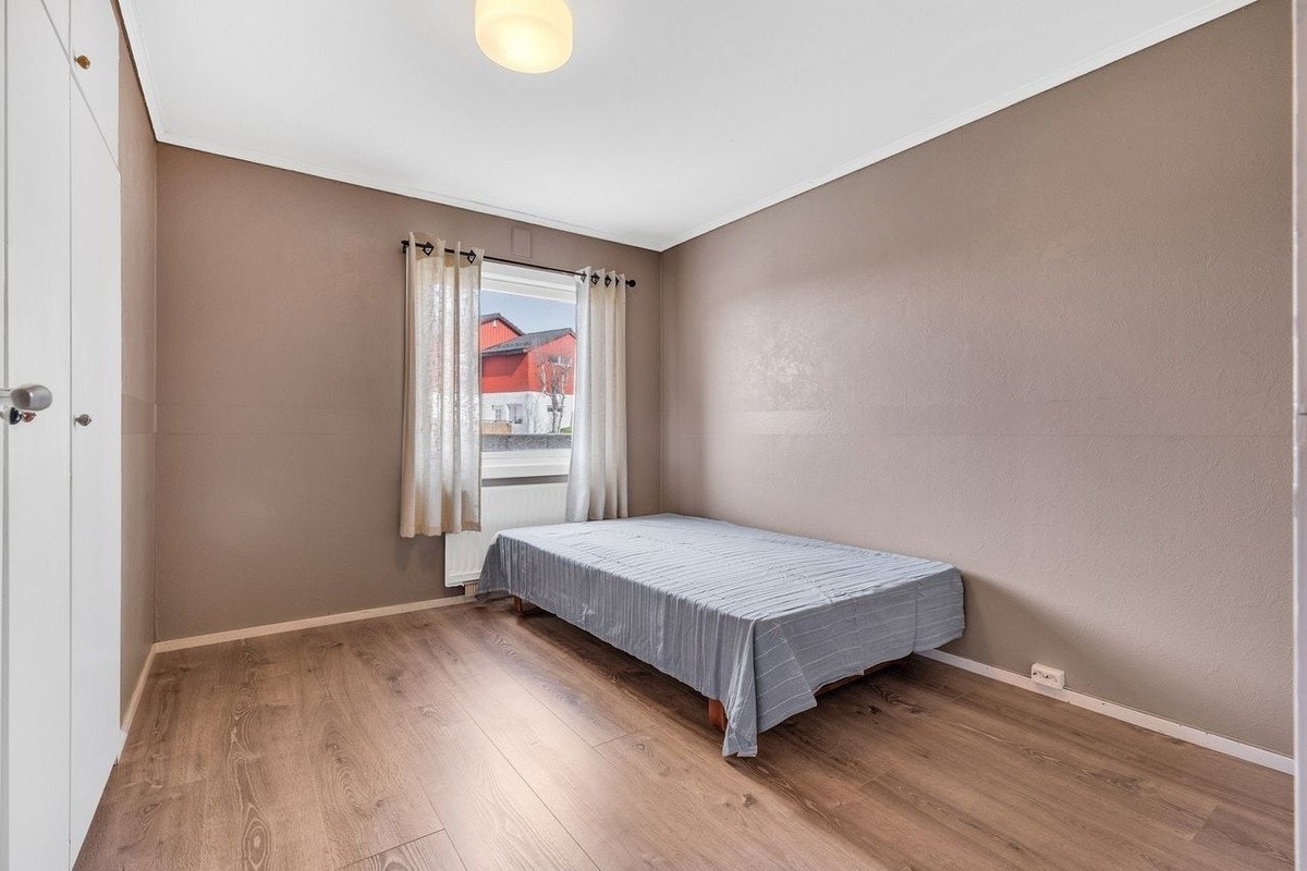 Rom 3 ( 11kvm) Galleribilde