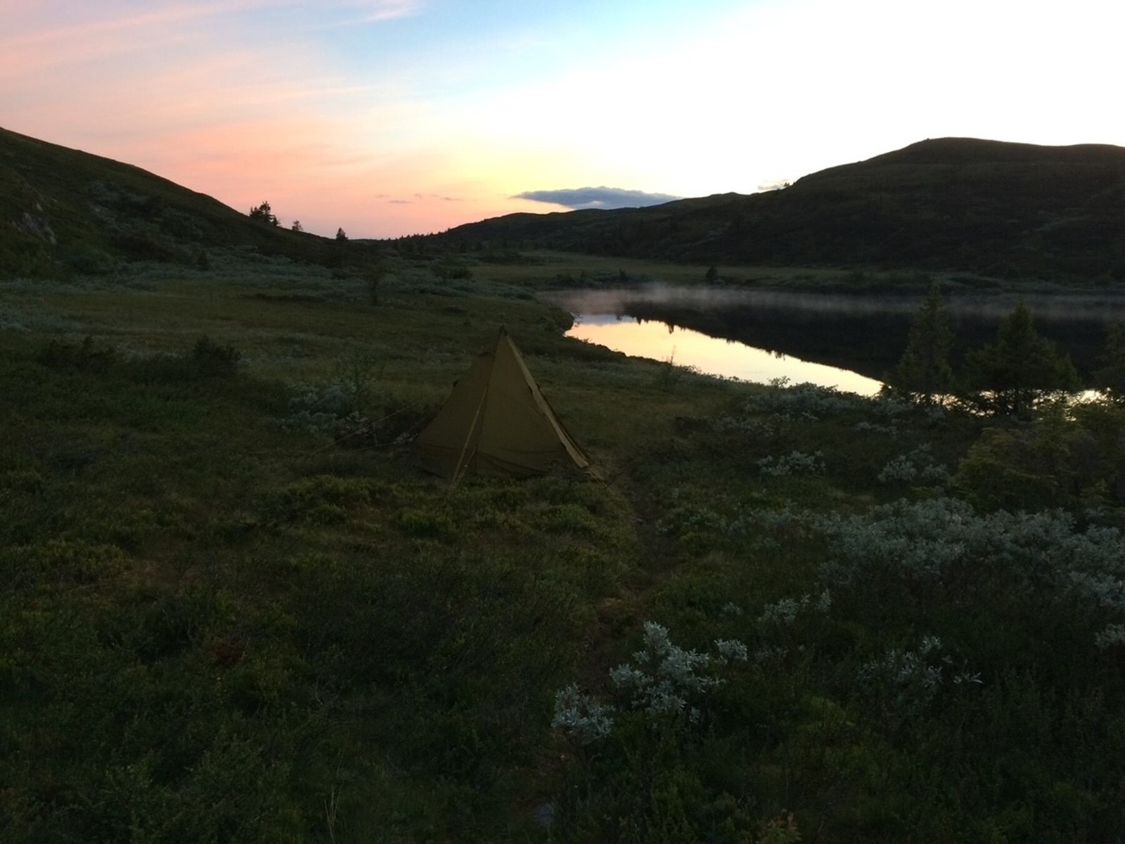 Langevatnet, nærmeste vann inn på fjellet Galleribilde