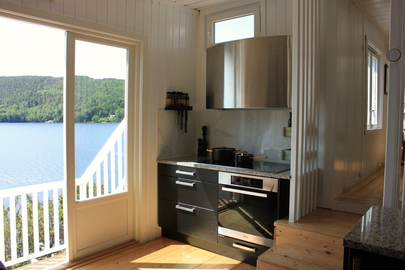 Kjøkken med utsikt Galleribilde