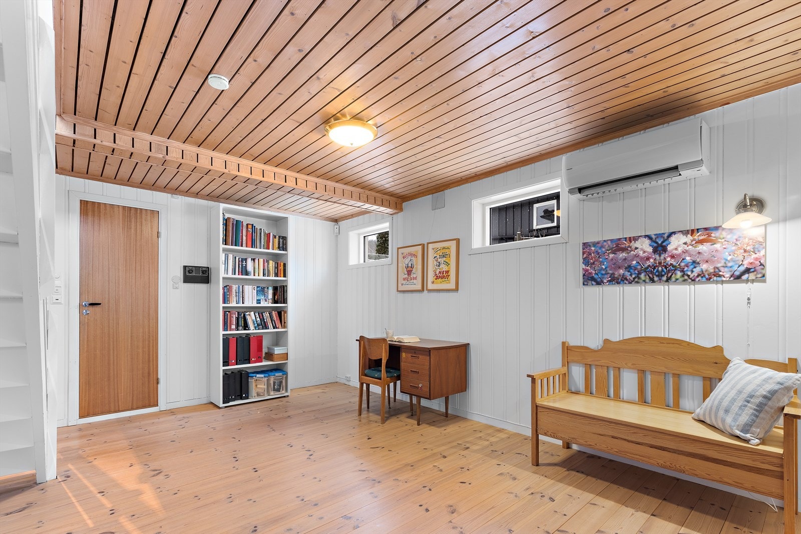 Åpen gang møter deg når du går ned til kjelleren. Galleribilde