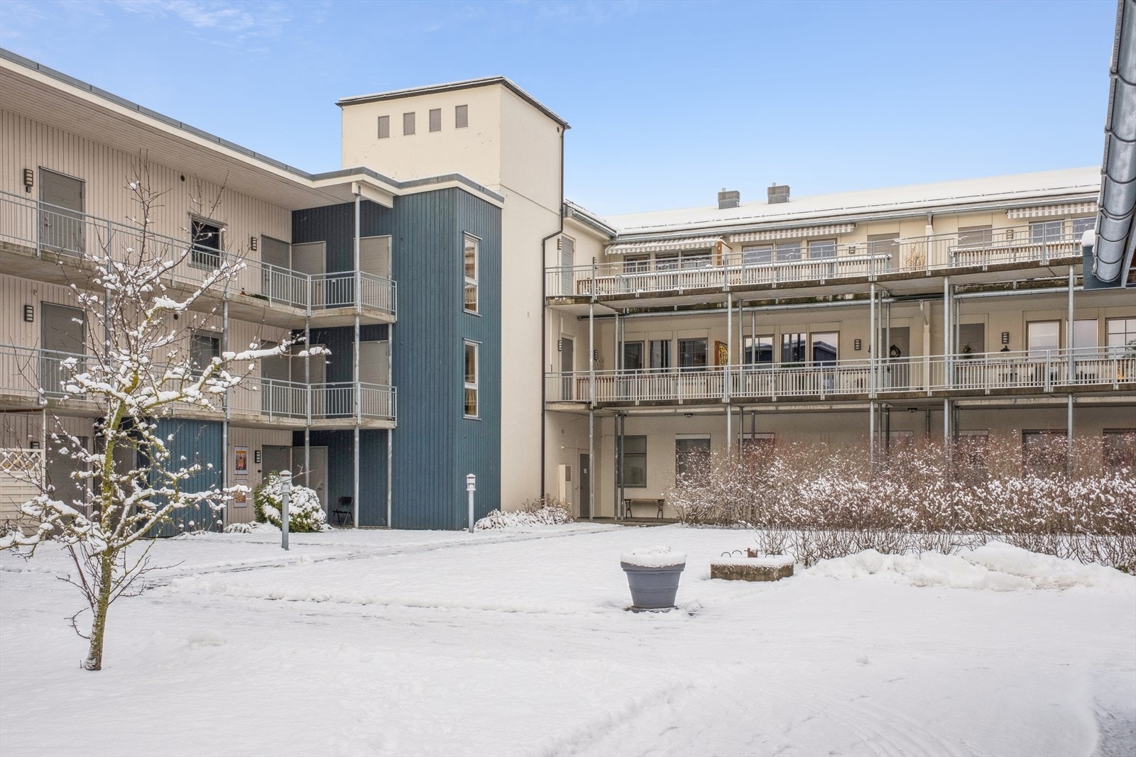 Uteområdet i bakgården som er delt mot naboborettslaget. Galleribilde