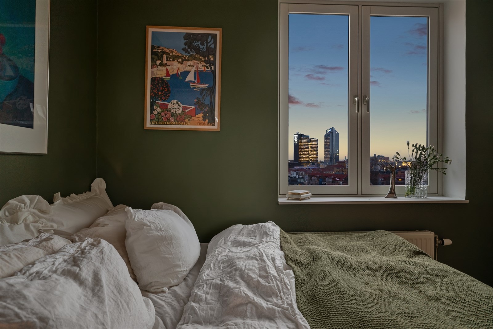 Fra soverommet har du fantastisk utsikt over byen - helt privat uten innsyn. Galleribilde