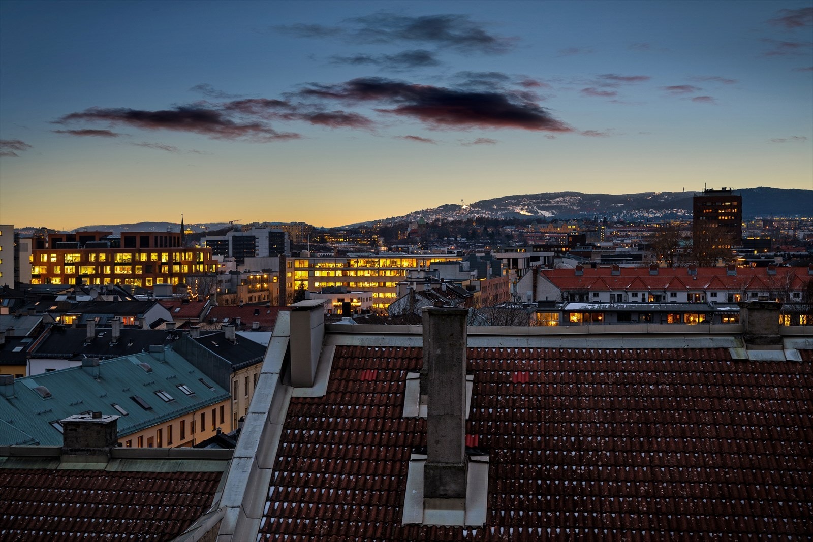 Her har du utsikt over hele Oslo by og troner over hustakene. Galleribilde