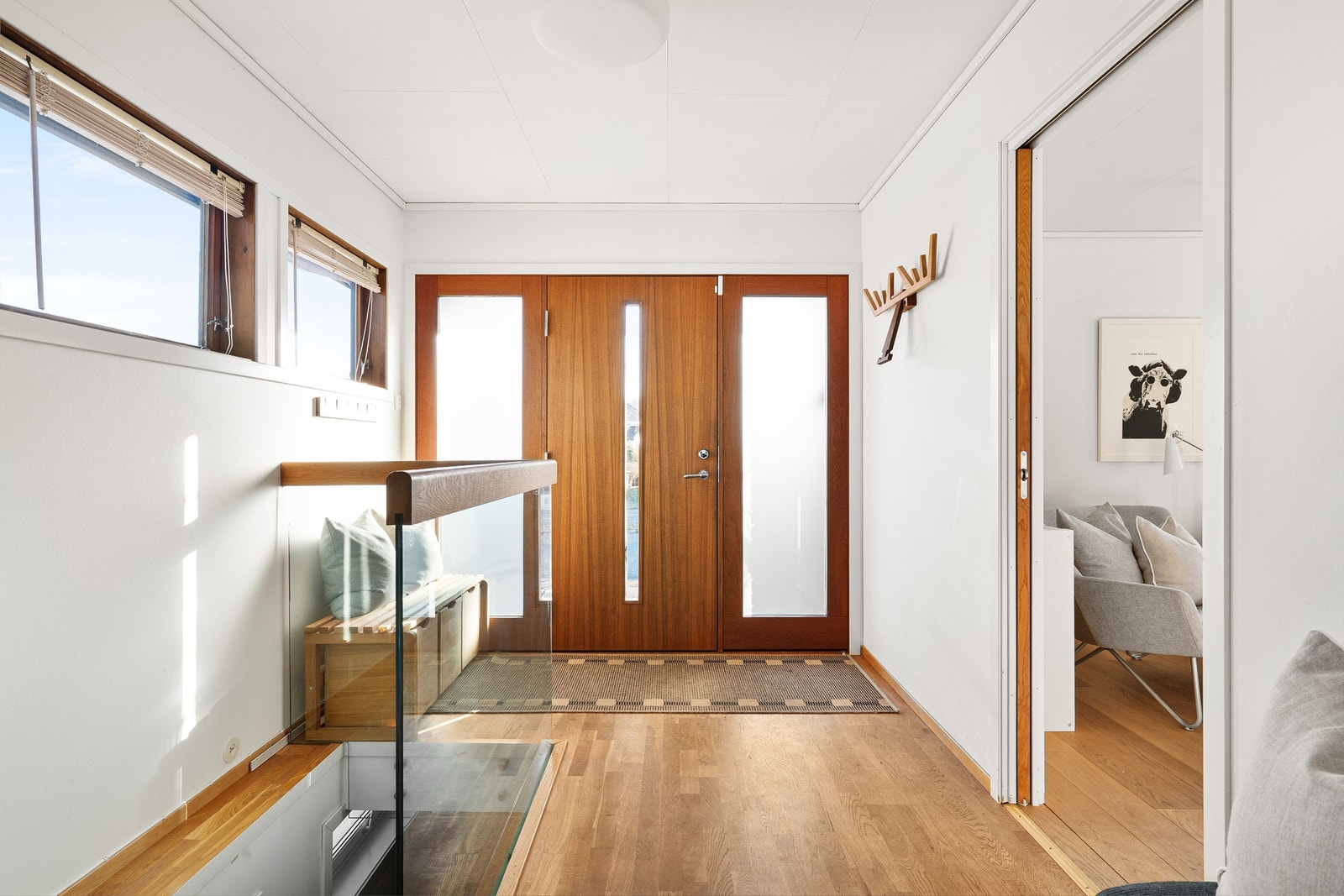 Trappenedgang til underetasje. Galleribilde