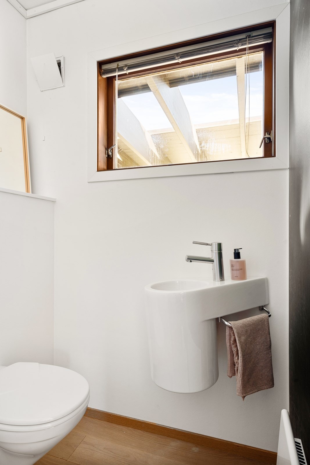 Gjestetoalett. Galleribilde