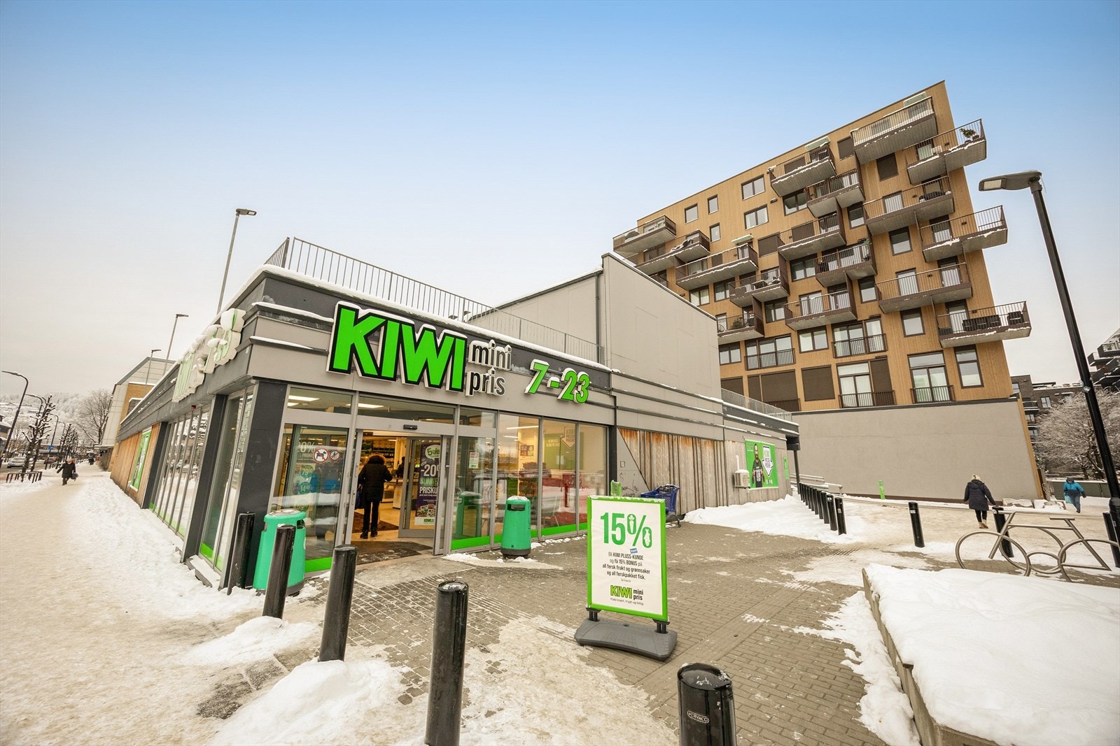 Nærmeste dagligvarebutikk ligger kun et steinkast fra eiendommen. Galleribilde