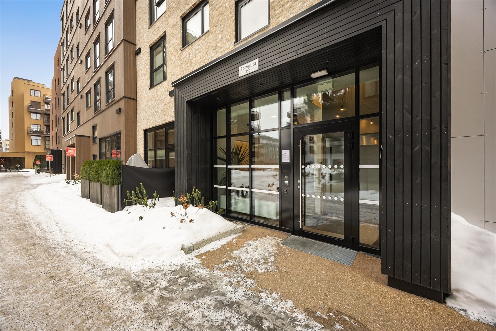 Leiligheten ligger i byggets 1.etasje. Galleribilde