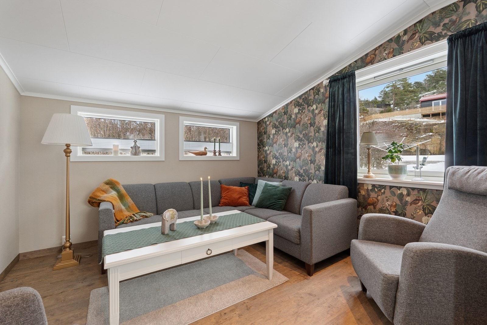 En ekstra stue gir mulighet for en egen TV-krok, soverom eller et lekerom. Galleribilde