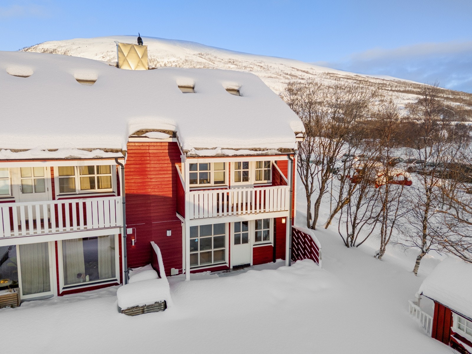 Med hjørnetomt får du litt ekstra hage og gode muligheter for bl.a. snødepot vinterstid! Galleribilde