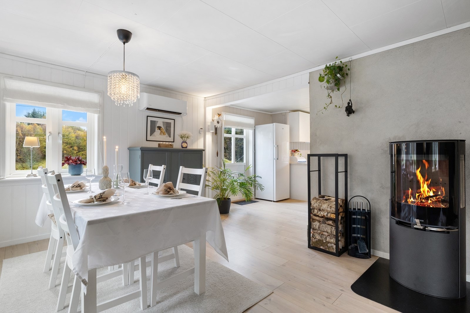 EiendomsMegler 1 v/ Petter Krantz har gleden av å presentere Ådlandsvegen 1020! Foto: TE Foto. Galleribilde