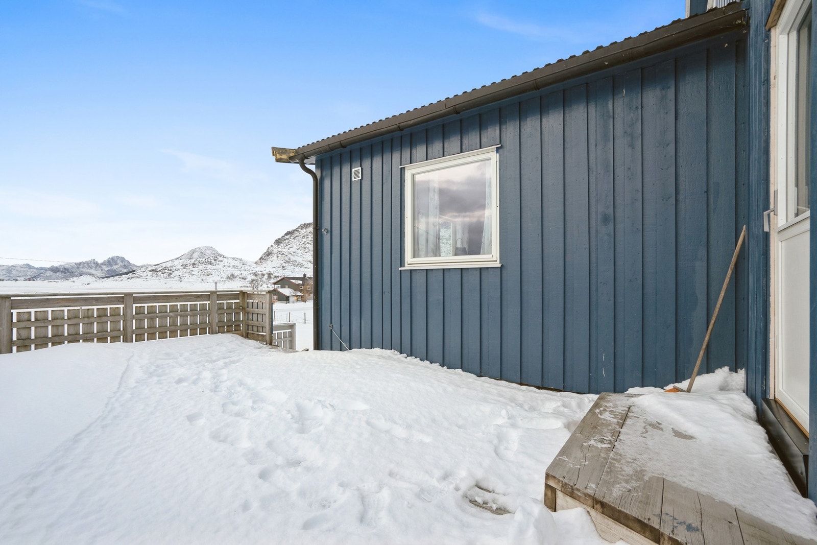 Godt med plass til hagemøbler og grill. Galleribilde