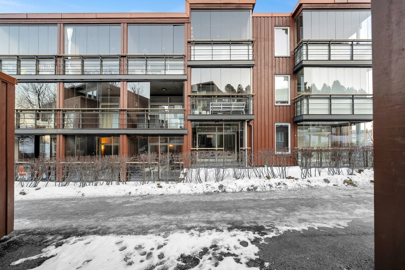 Leiligheten har en flott beliggenhet i et rolig og veletablert boligområde i Granåslia/Brundalen. Galleribilde