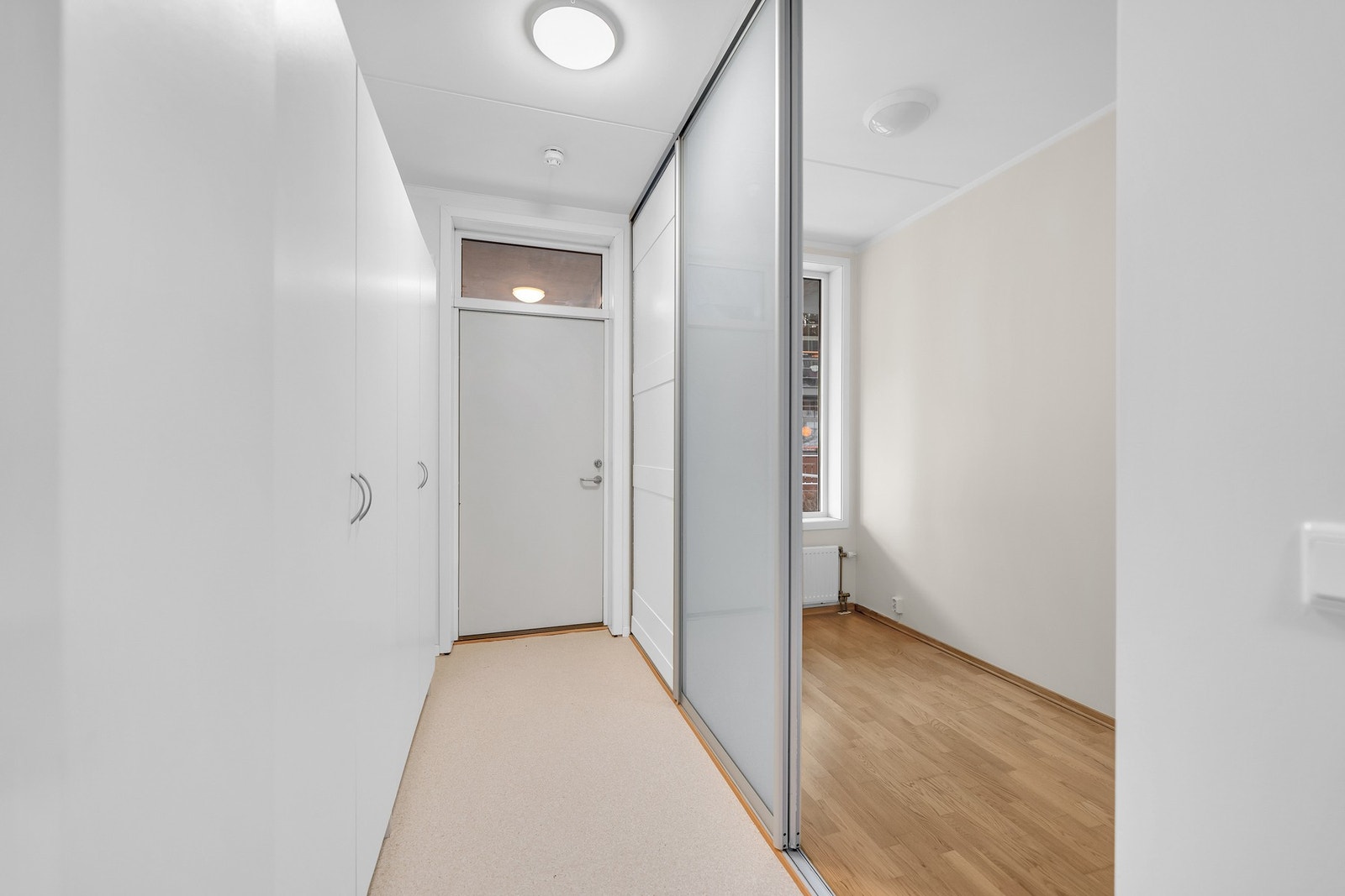 Inngangsparti. Galleribilde