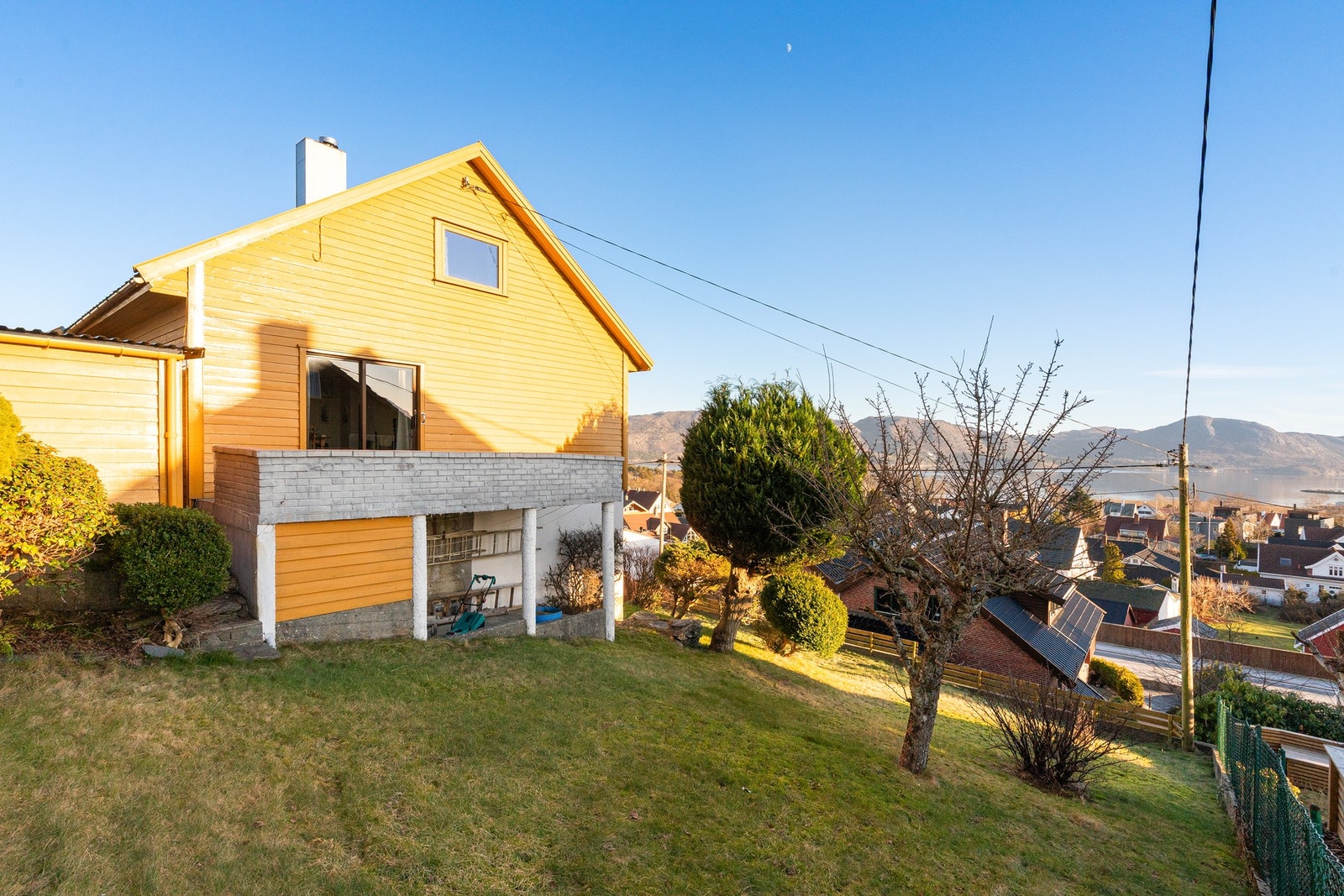 Stor hage med muligheter for å forme den etter eget ønske. Galleribilde