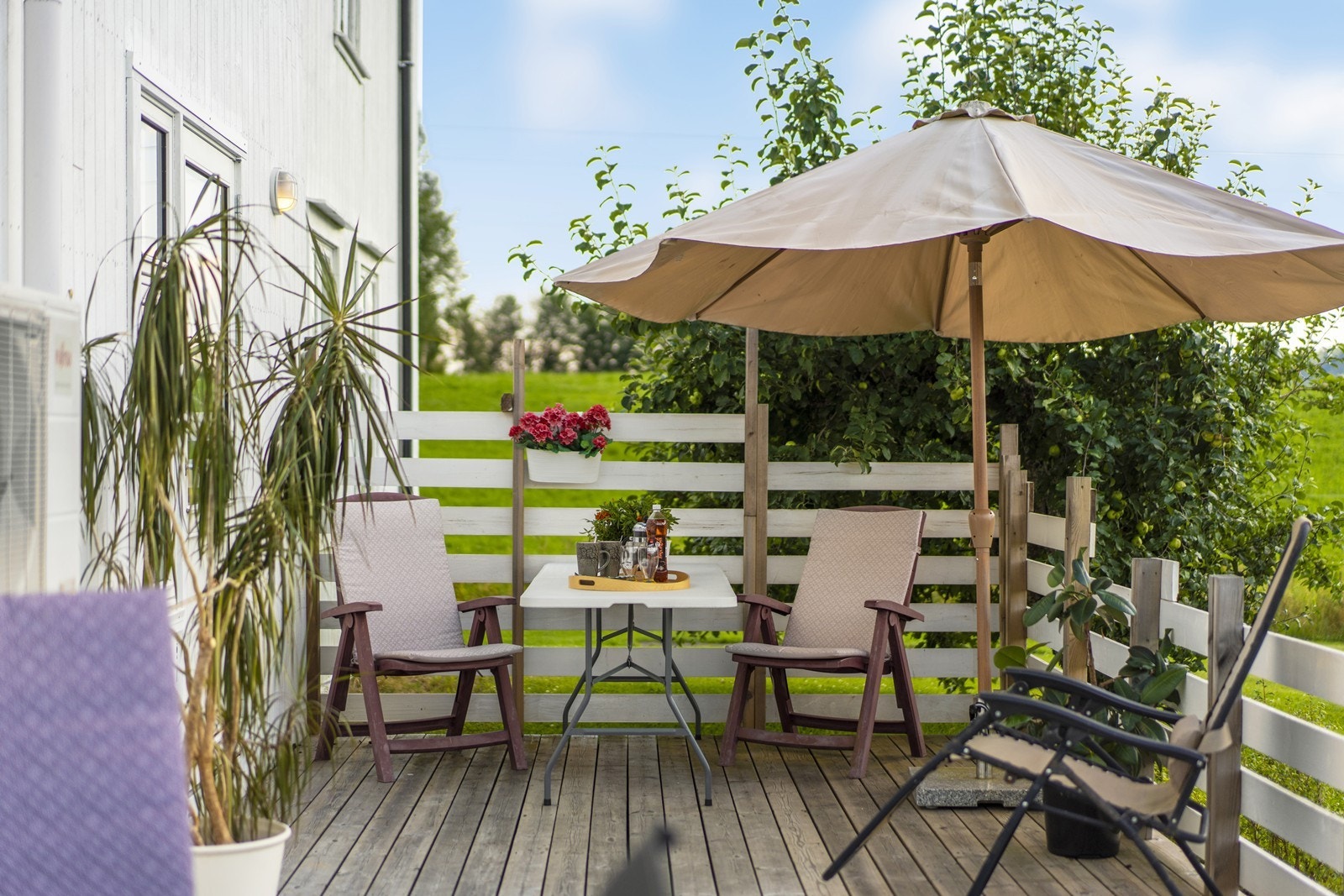 Solrik uteplass Galleribilde