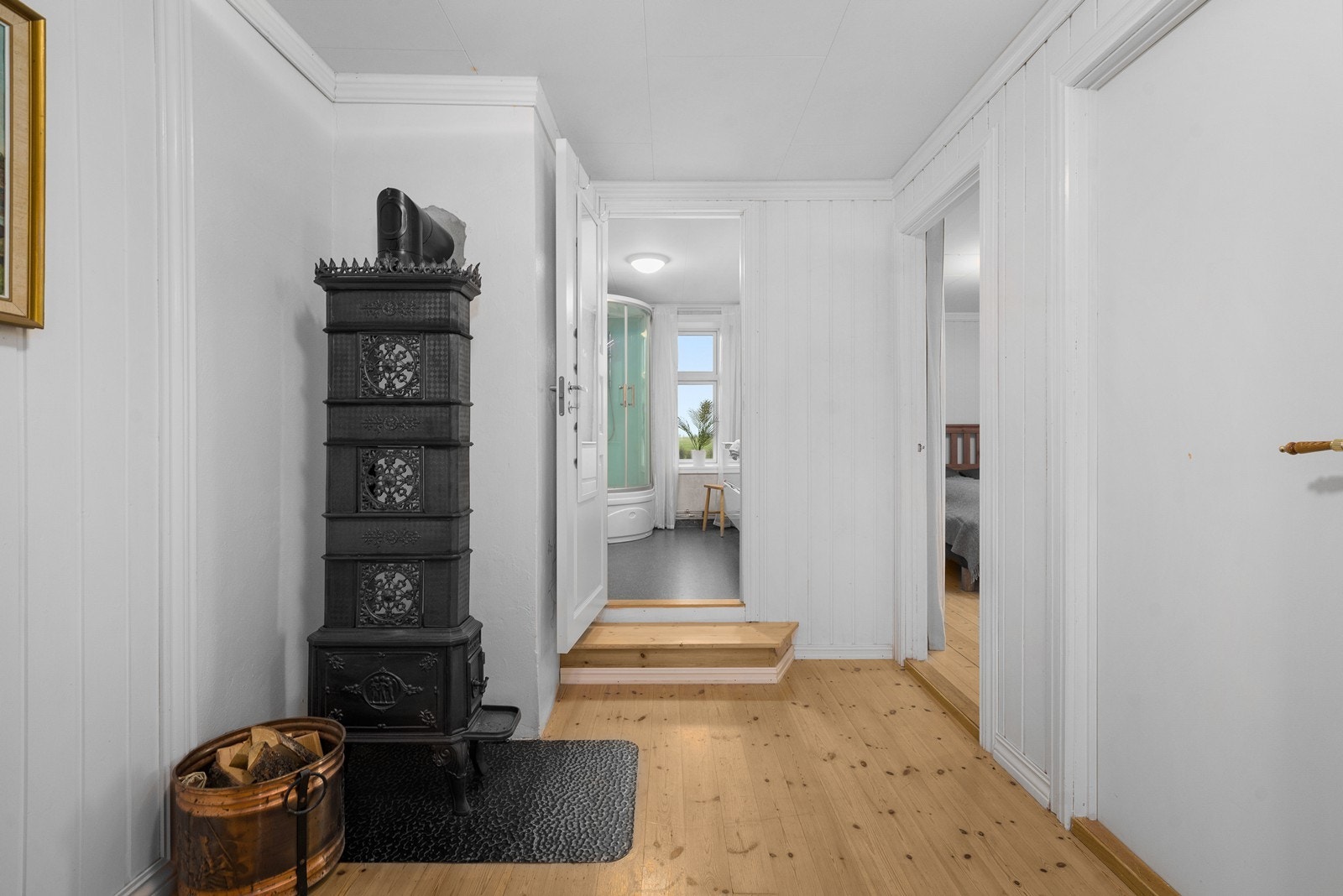 Gang med etasjeovn Galleribilde