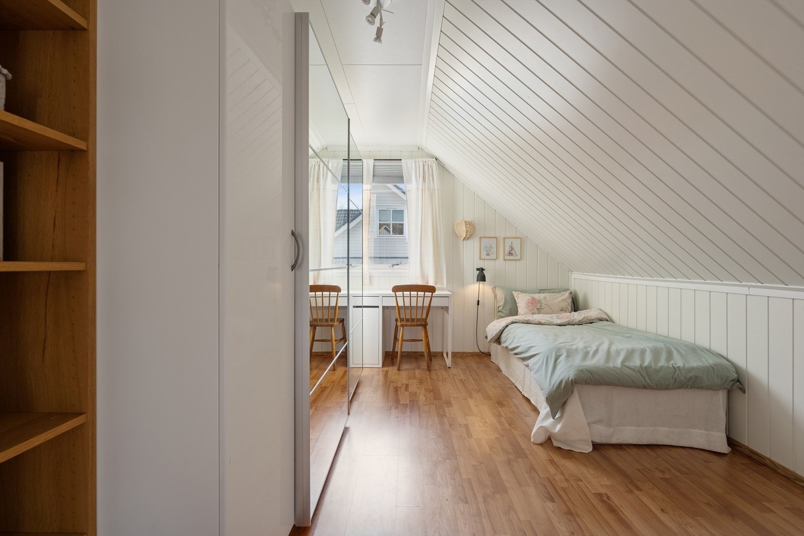 2. etg: Soverom Galleribilde