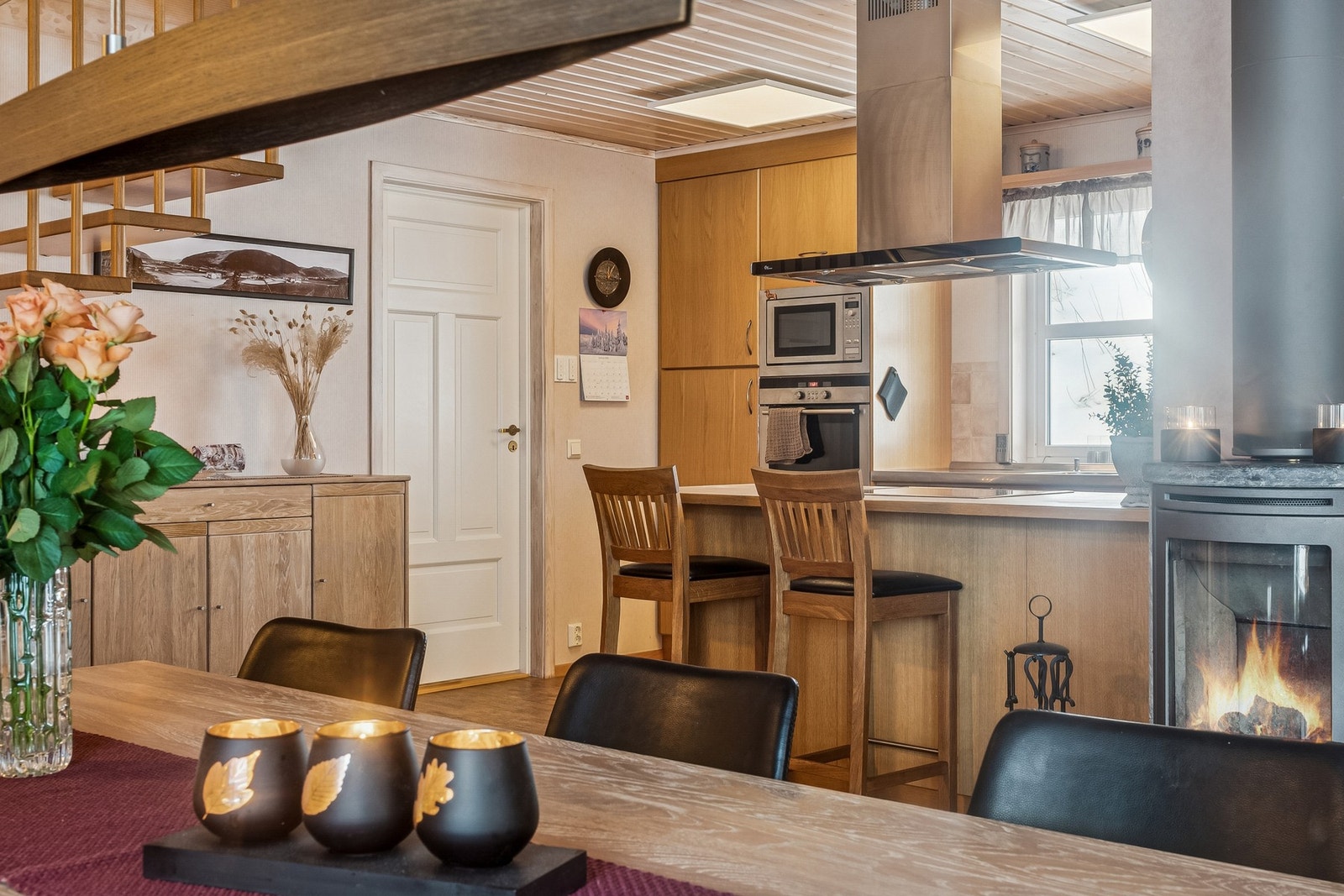 Kjøkken, stue og detalj Galleribilde