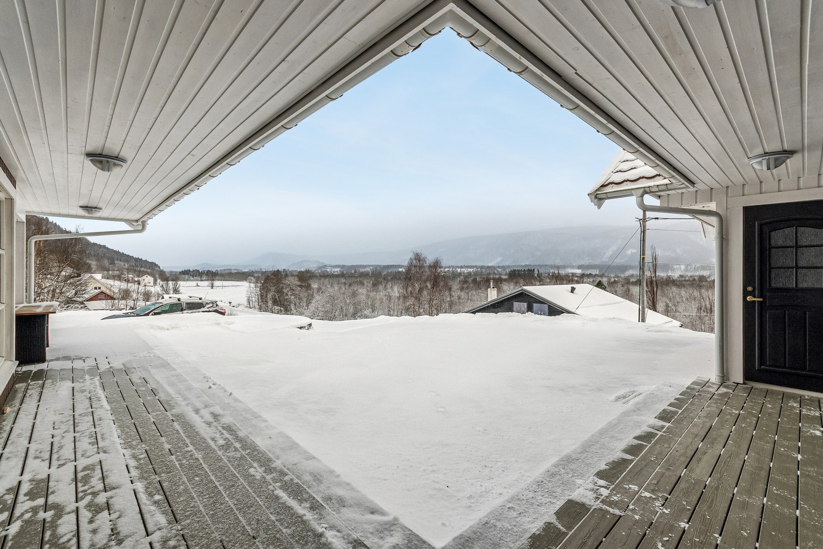 Ute og entré Galleribilde