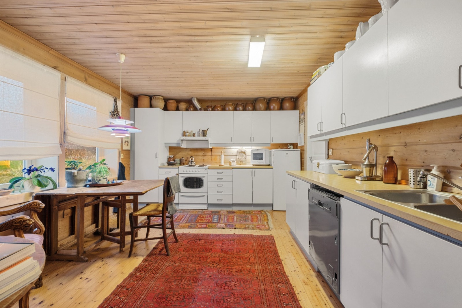 Kjøkken/spisegruppe. Galleribilde