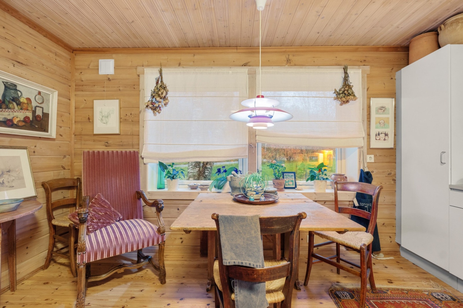 Spisegruppe. Galleribilde