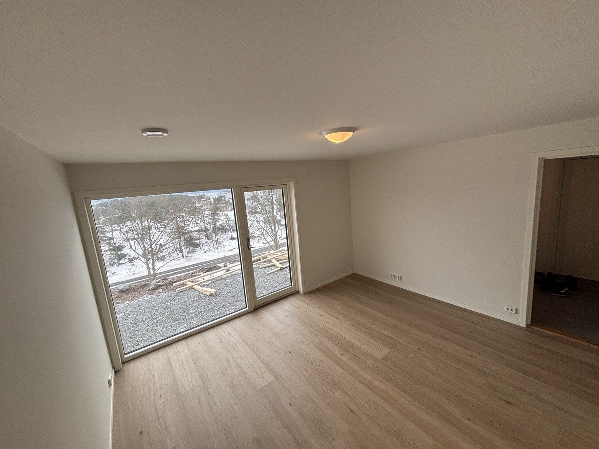 Stue / oppholdsrom i 1. etasje Galleribilde