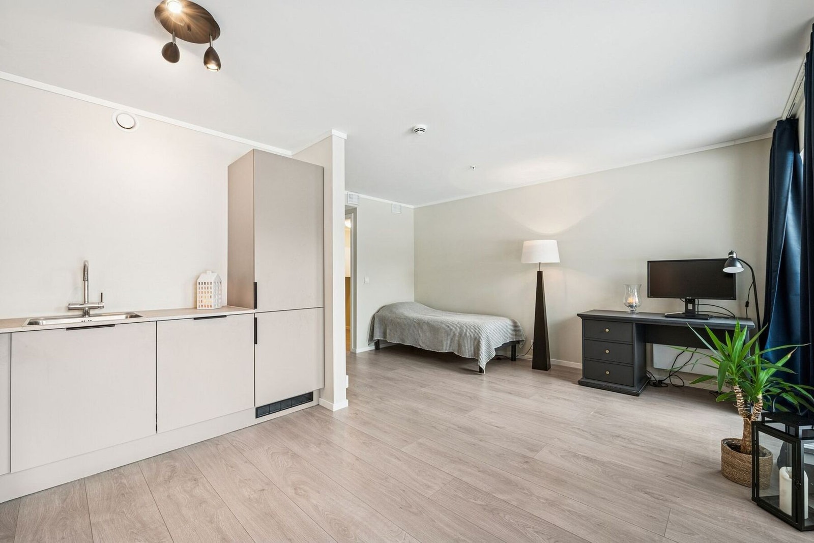 Åpen stue- og kjøkkenløsning. Galleribilde