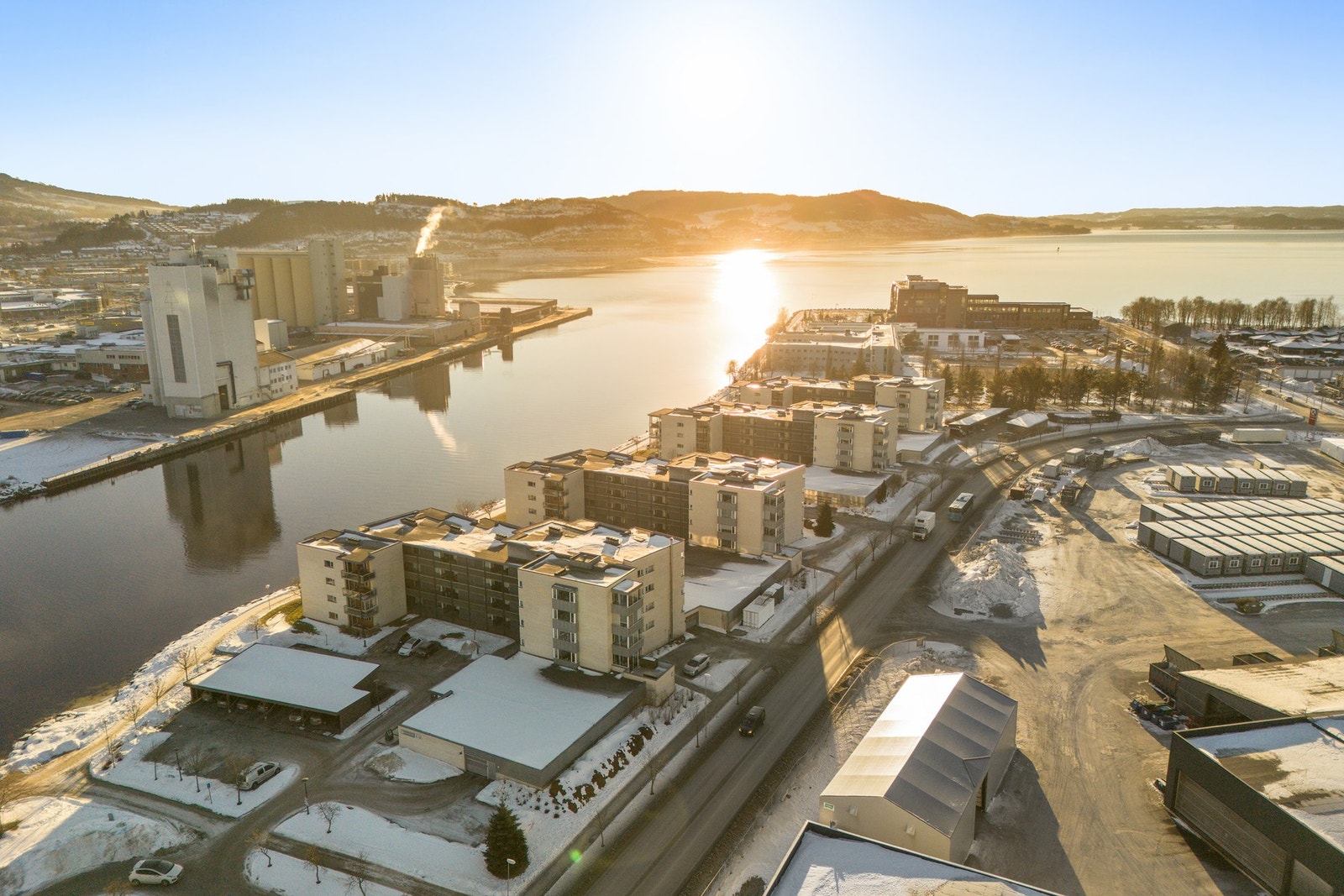 Området er tilrettelagt for beboere i alle aldre. Gangavstand til dagligvarebutikk, Dampsaga bad, legekontor, m.m. Galleribilde