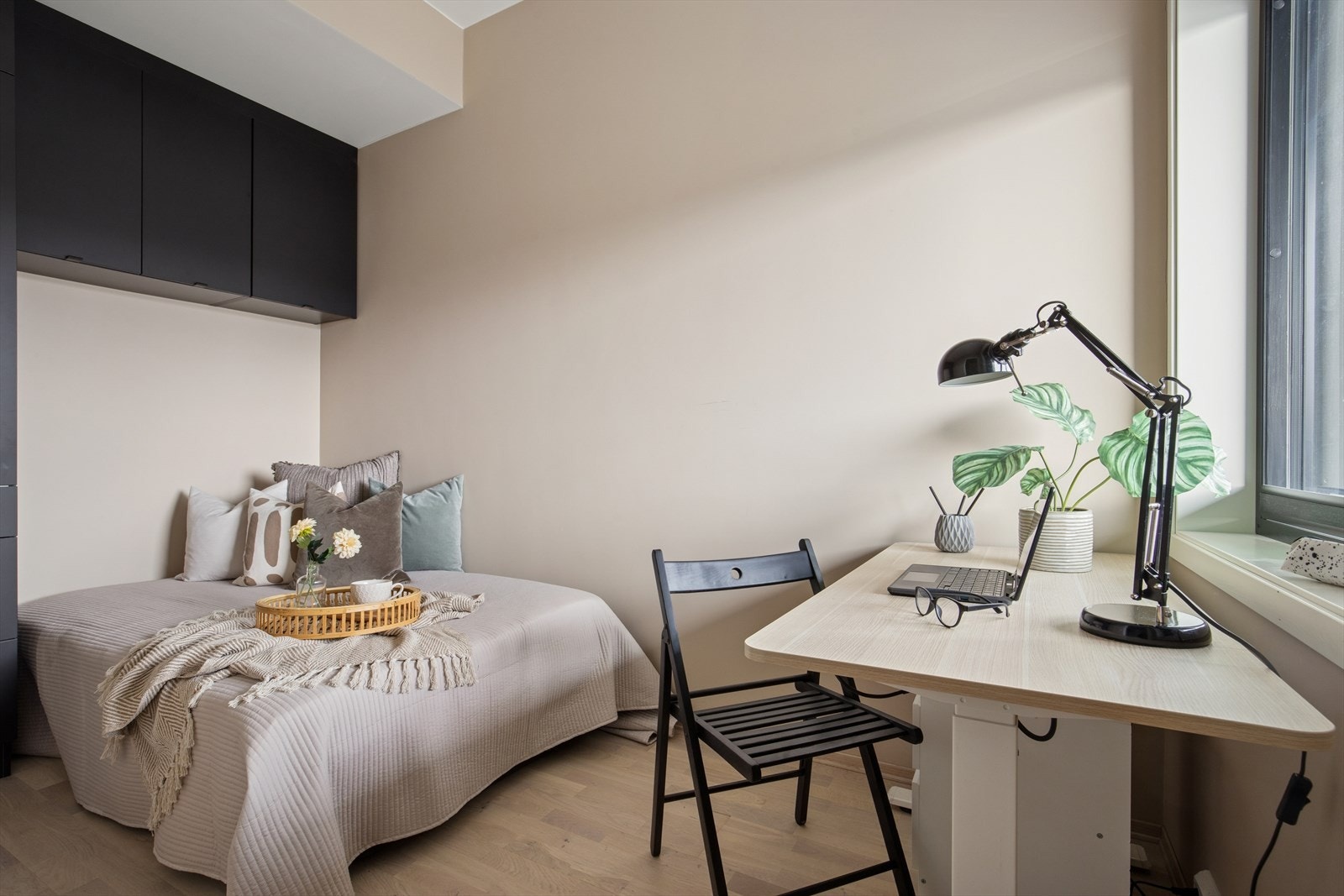 Det andre soverommet egner seg godt som barnerom, gjesterom eller kontor. Galleribilde