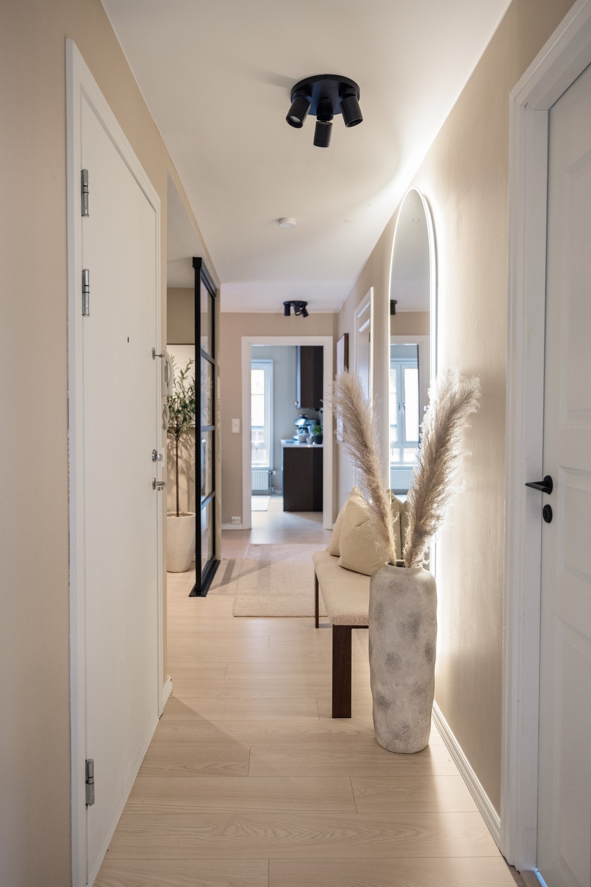 Velkommen inn til en hyggelig visning! Galleribilde