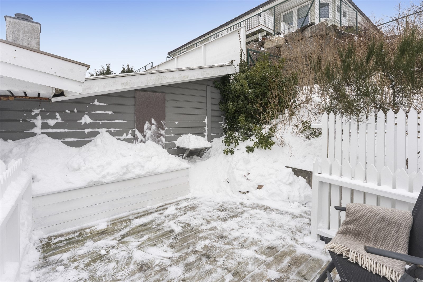 Meget hyggelig, solrik og usjenert uteplass Galleribilde