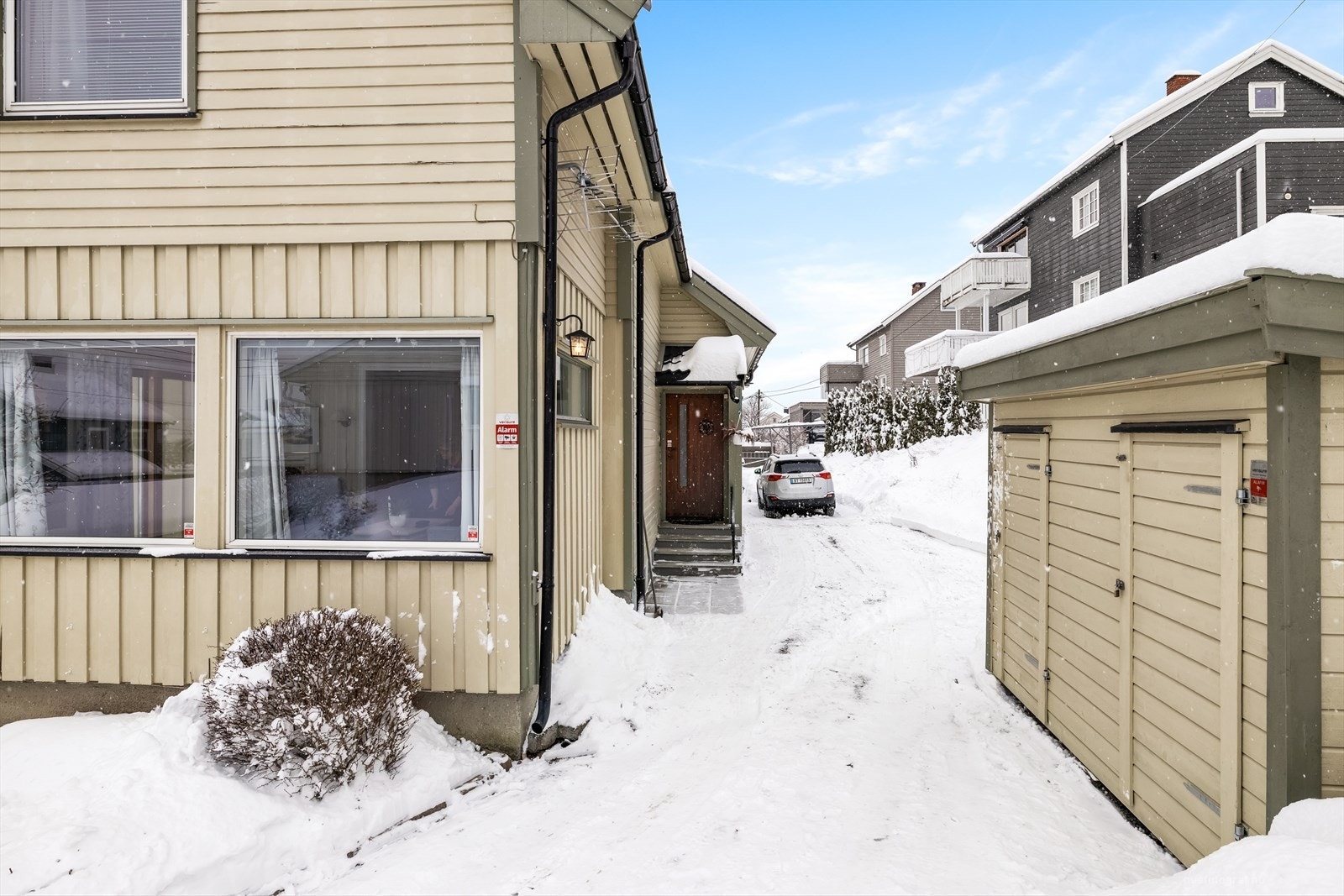 Store Landfall Øvre 66 ligger sentralt og barnevennlig til, i et populært boligområde på Åssiden. Galleribilde