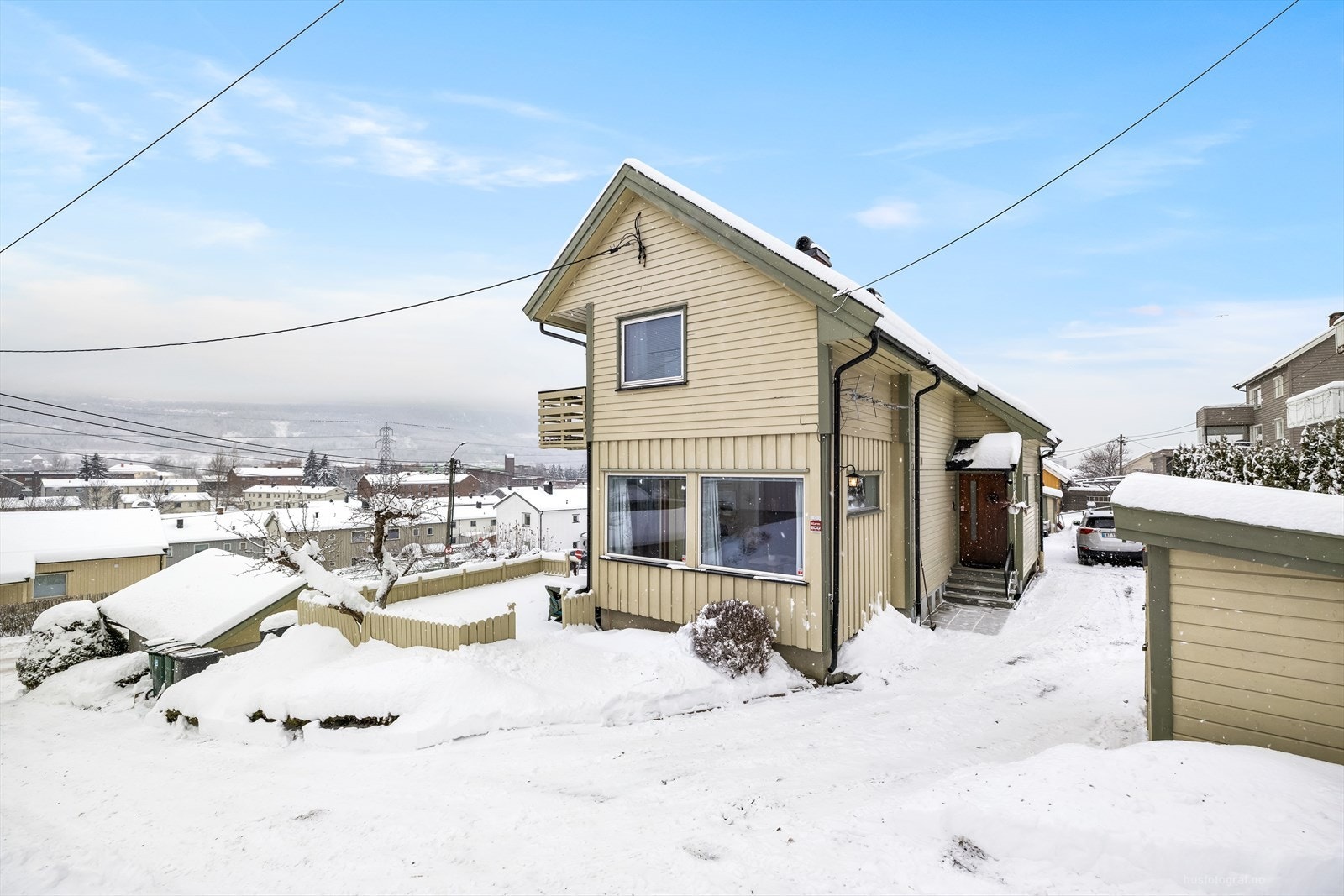 Velholdt halvpart av tomannsbolig med attraktiv og sentral beliggenhet. Galleribilde