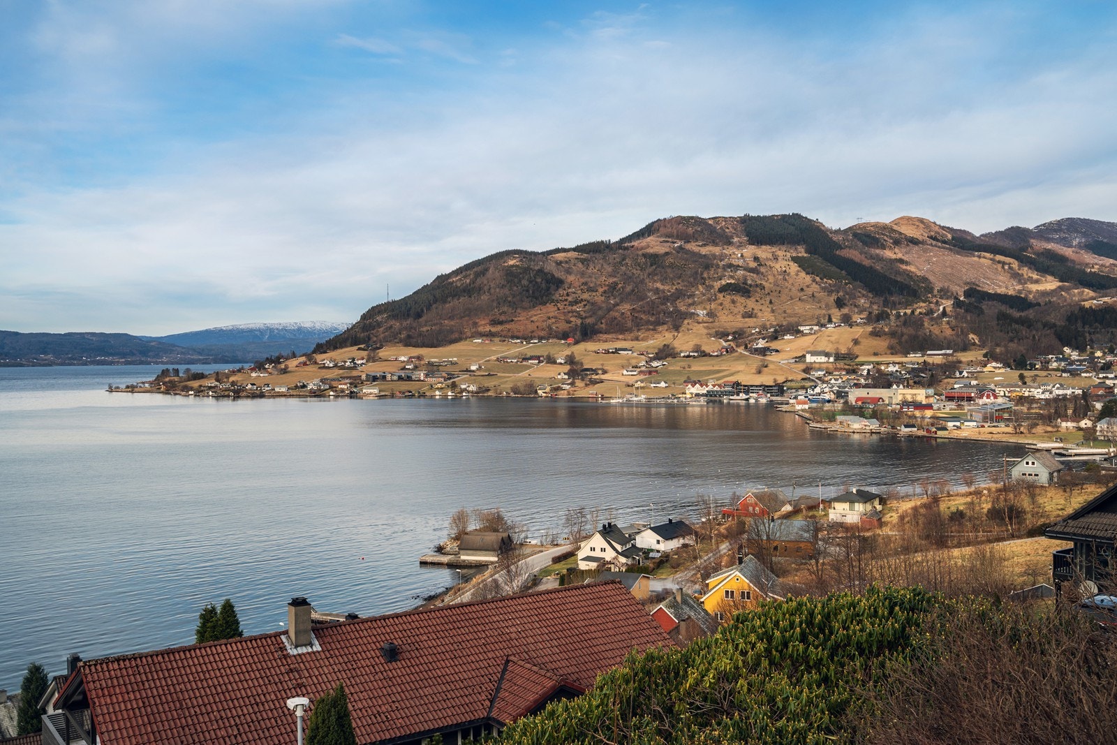 Utsikt mot Rosendal fra kjøkkenbalkong Galleribilde