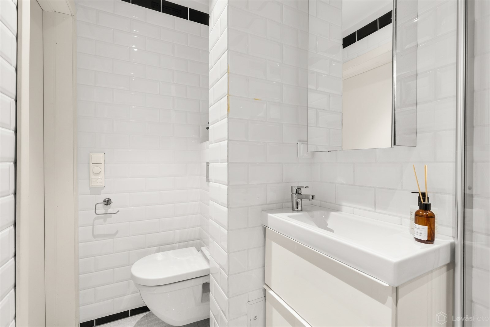 Ifølge tidligere salgsoppgave ble badet pusset opp i 2016, og det ble da montert nytt sluk samt rør-i-rør-system. Galleribilde