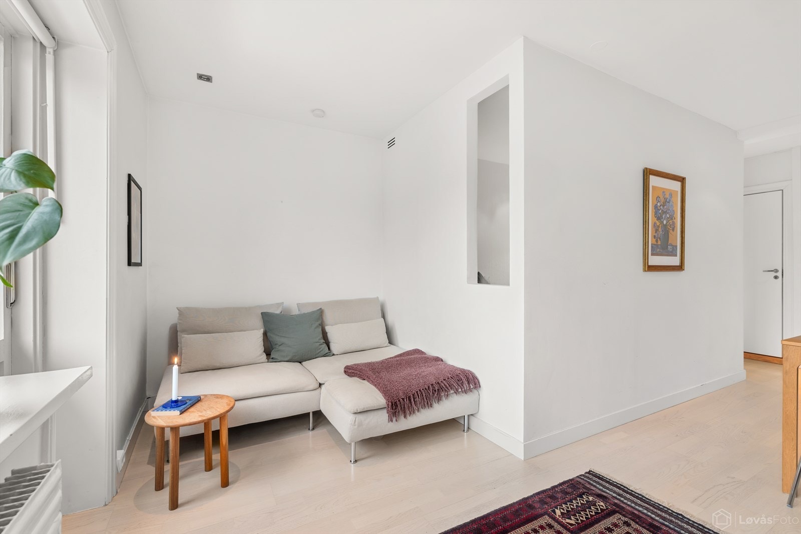 Smart planløsning med tydelig romdeling - leiligheten disponerer også 2 eksterne boder i kjeller. Galleribilde