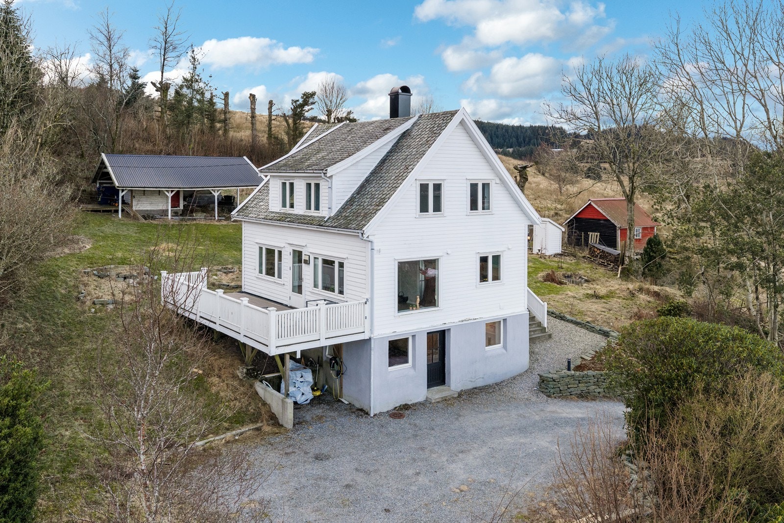 Modernisert enebolig med flott utsiktsbeliggenhet Galleribilde