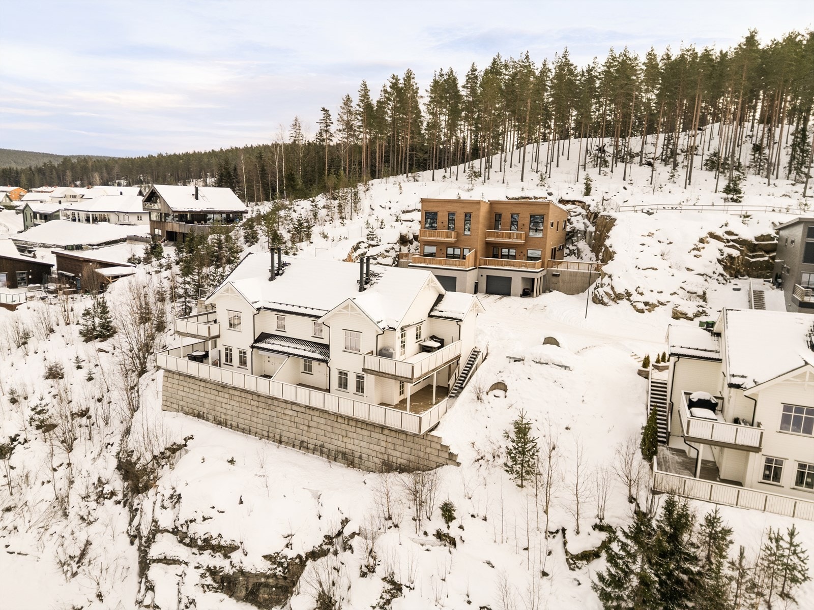 EMERA Eiendomsmegling ved Solveig Granlund har gleden av å presentere Festningslia 5B! Galleribilde