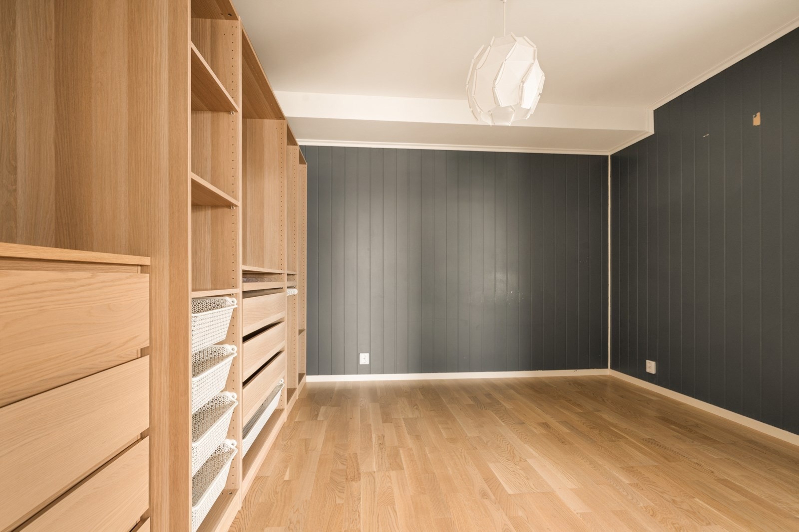 Praktisk PAX-garderobe med fine løsninger. Galleribilde