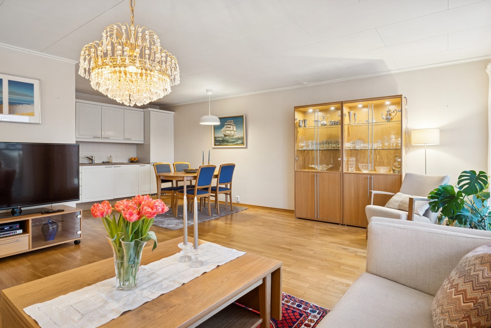 Fra stuen er det dirkete utgang til balkongen. Galleribilde